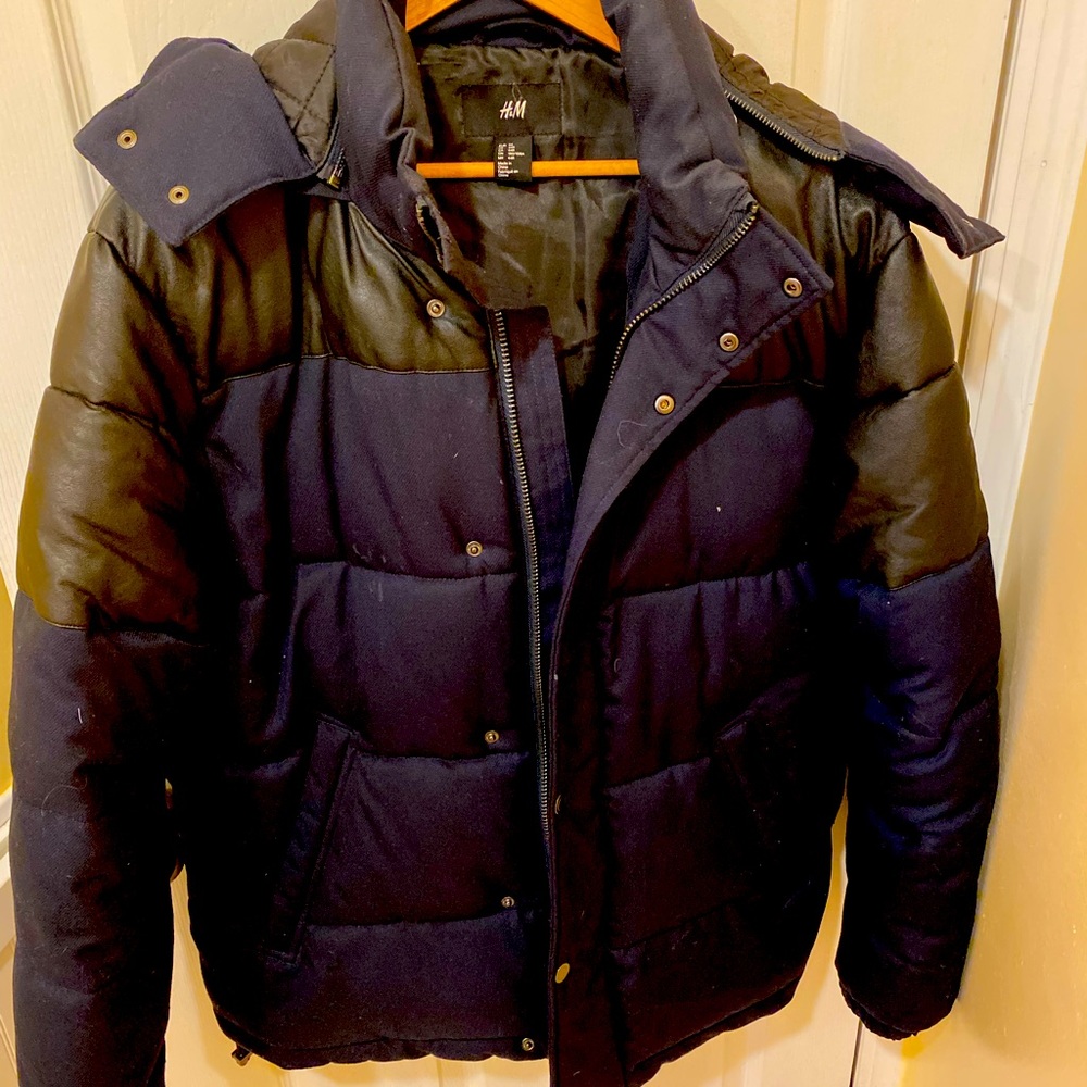 Men’s winter coat size 44R. Worn for one season.